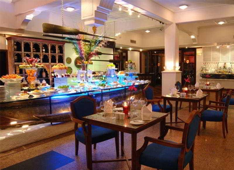 Royal Palms Beach Hotel Kalutara Bagian luar foto