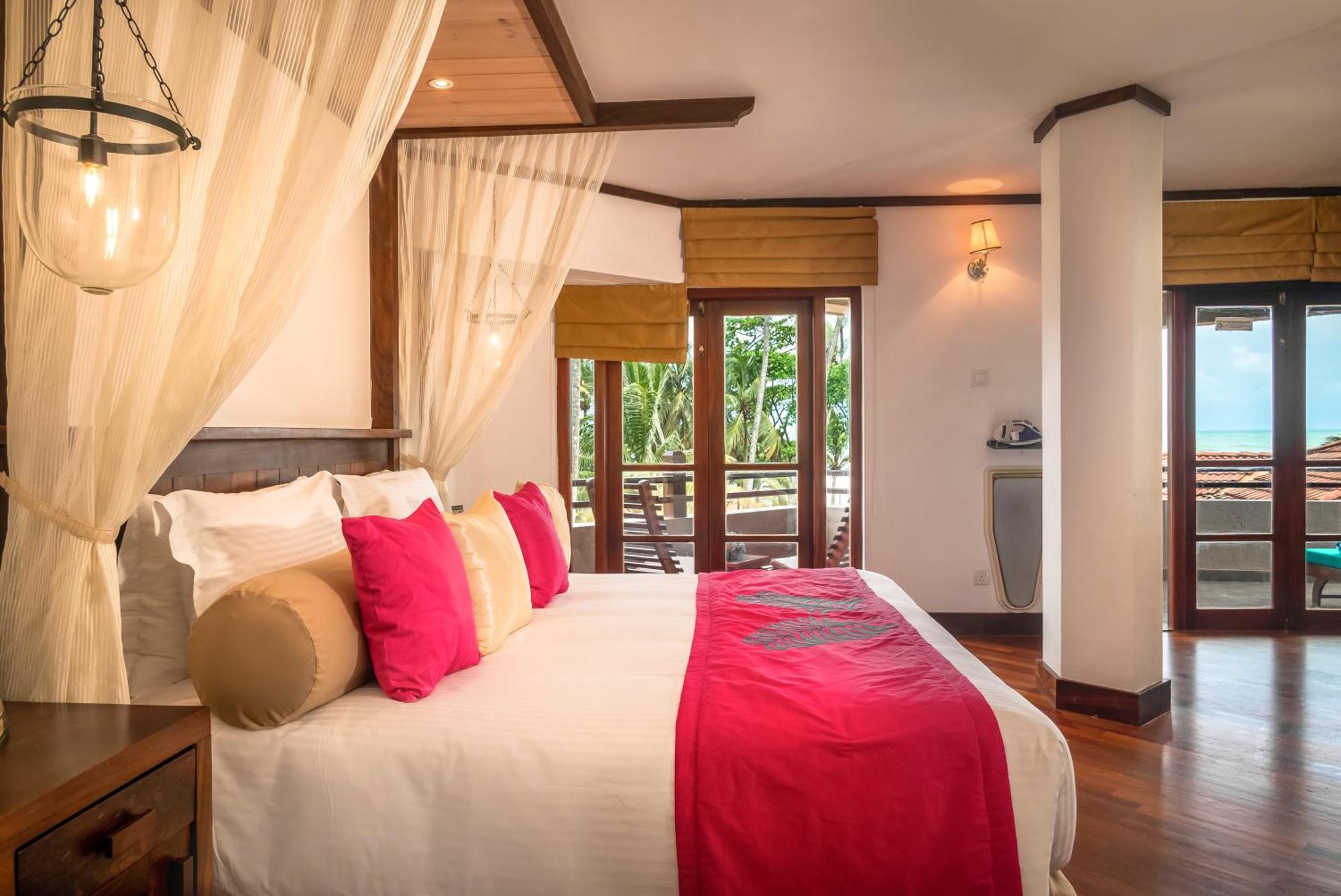 Royal Palms Beach Hotel Kalutara Bagian luar foto