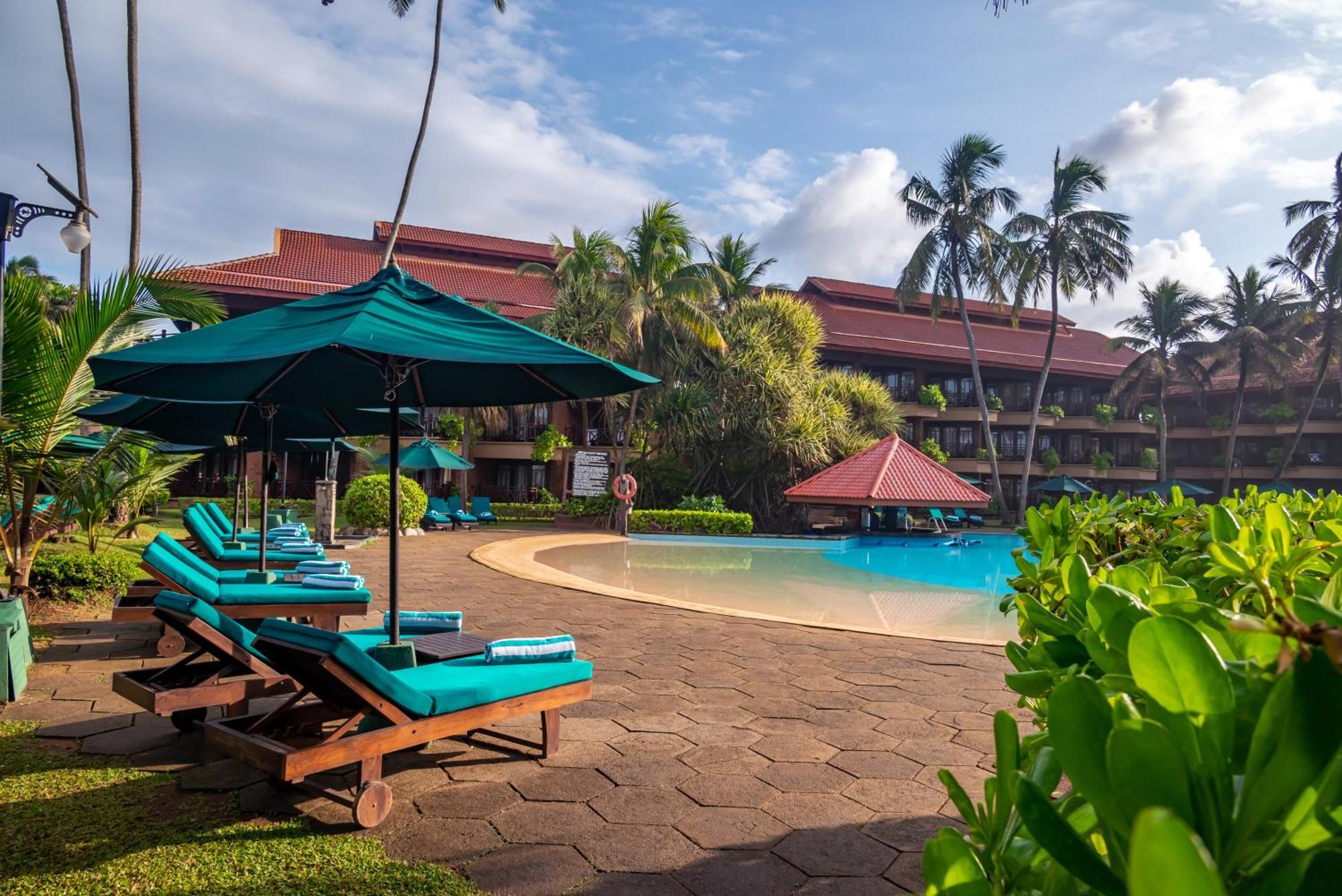 Royal Palms Beach Hotel Kalutara Bagian luar foto
