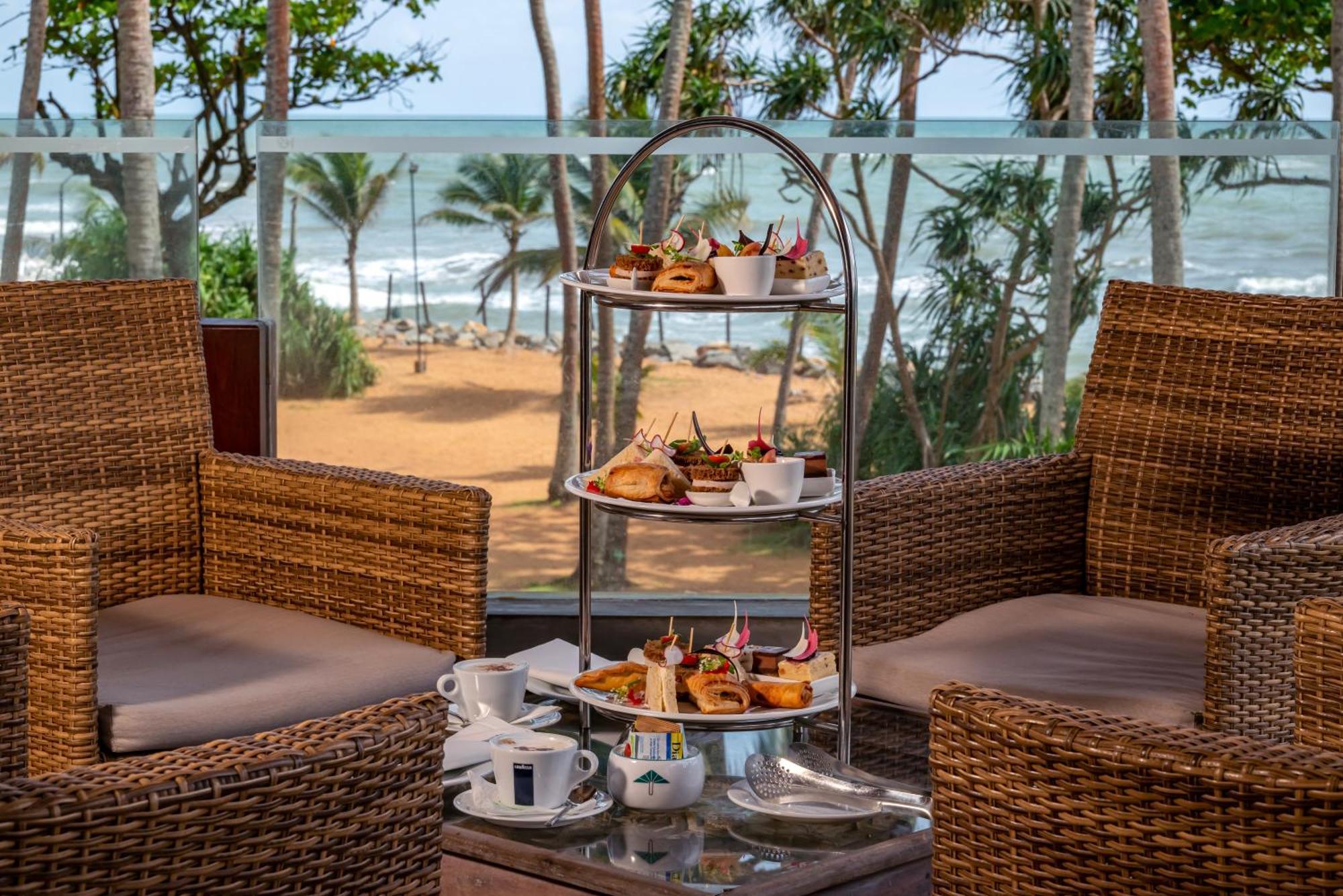 Royal Palms Beach Hotel Kalutara Bagian luar foto