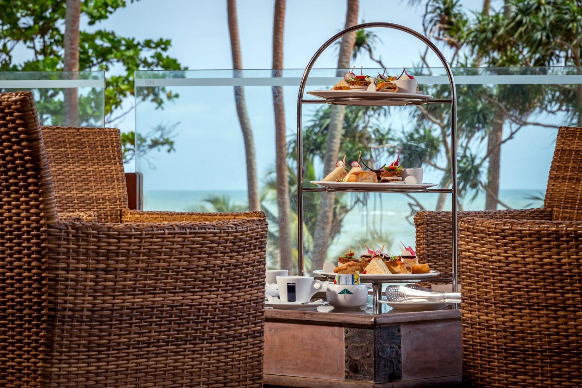 Royal Palms Beach Hotel Kalutara Bagian luar foto