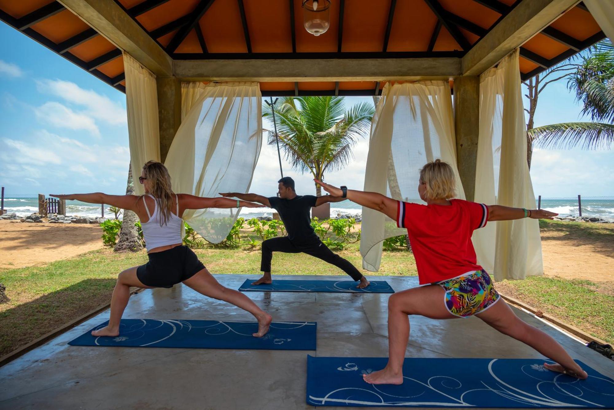 Royal Palms Beach Hotel Kalutara Bagian luar foto